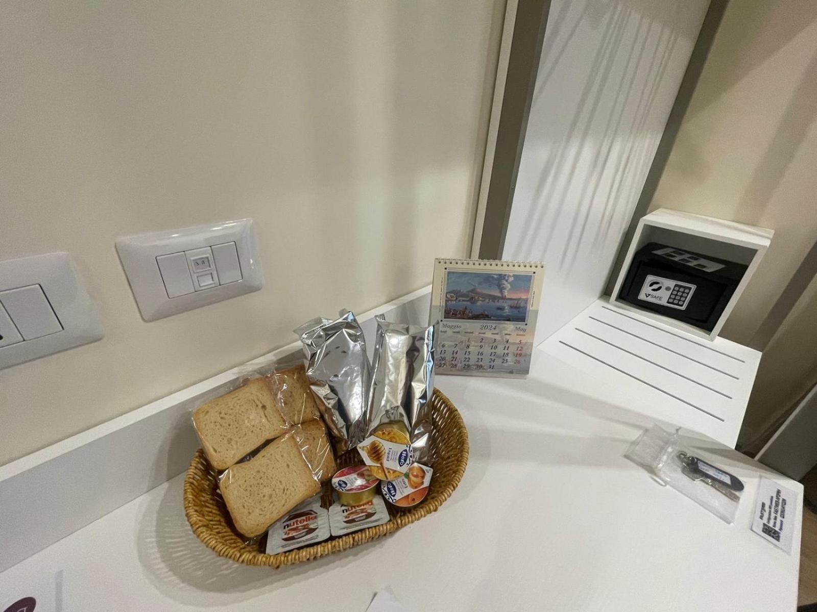 La Casa Di Ily Hotel Napoli Eksteriør billede